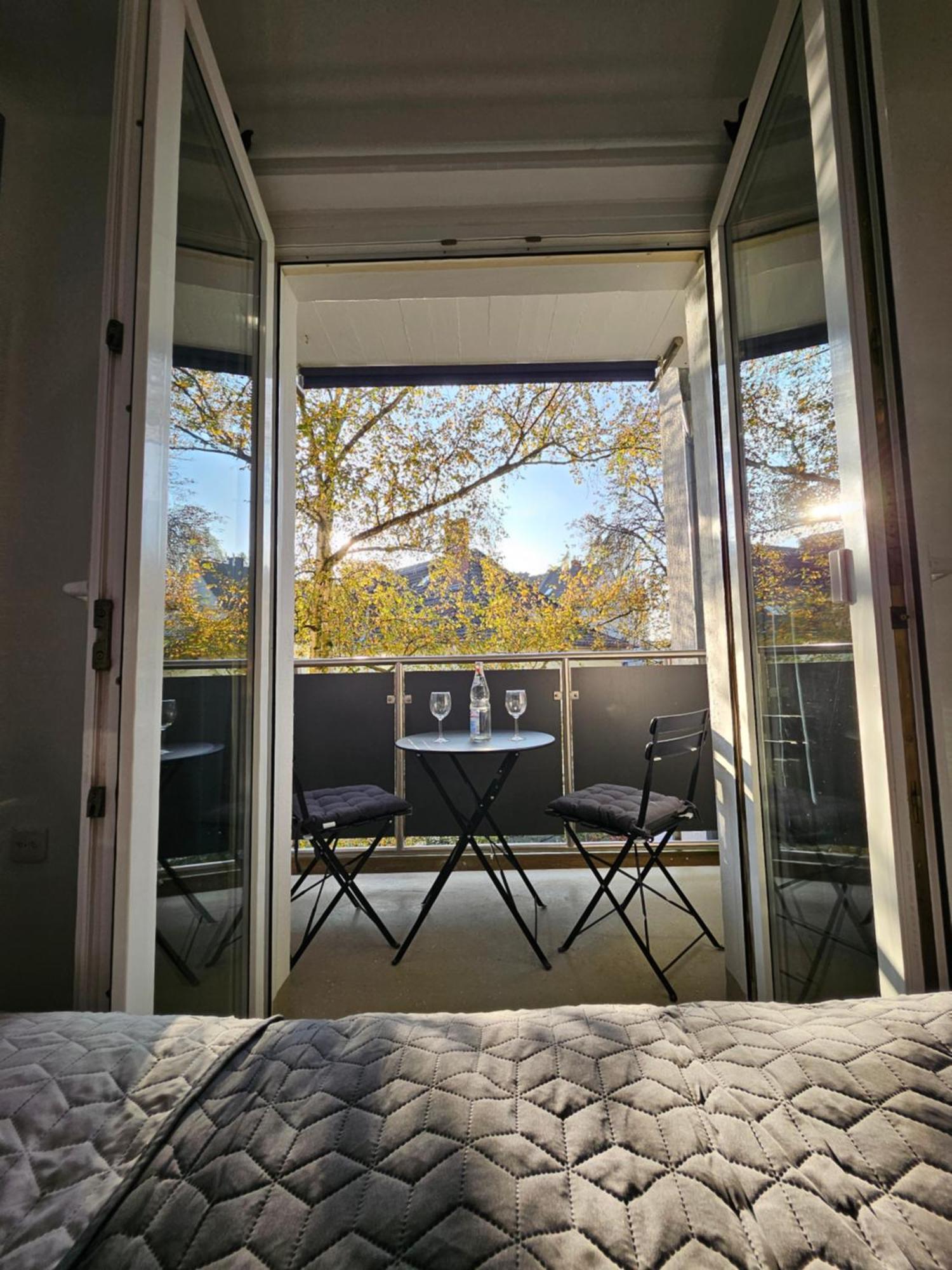 Modern Homes - Voll Ausgestatte Wohnung - Balkon - Hotelbetten - 4K Tv - Wlan メールス エクステリア 写真